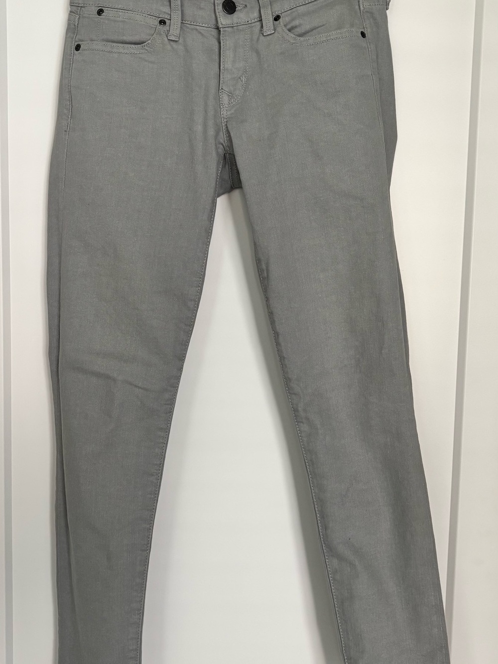 Women’s Gap Gray Skinny Jeans